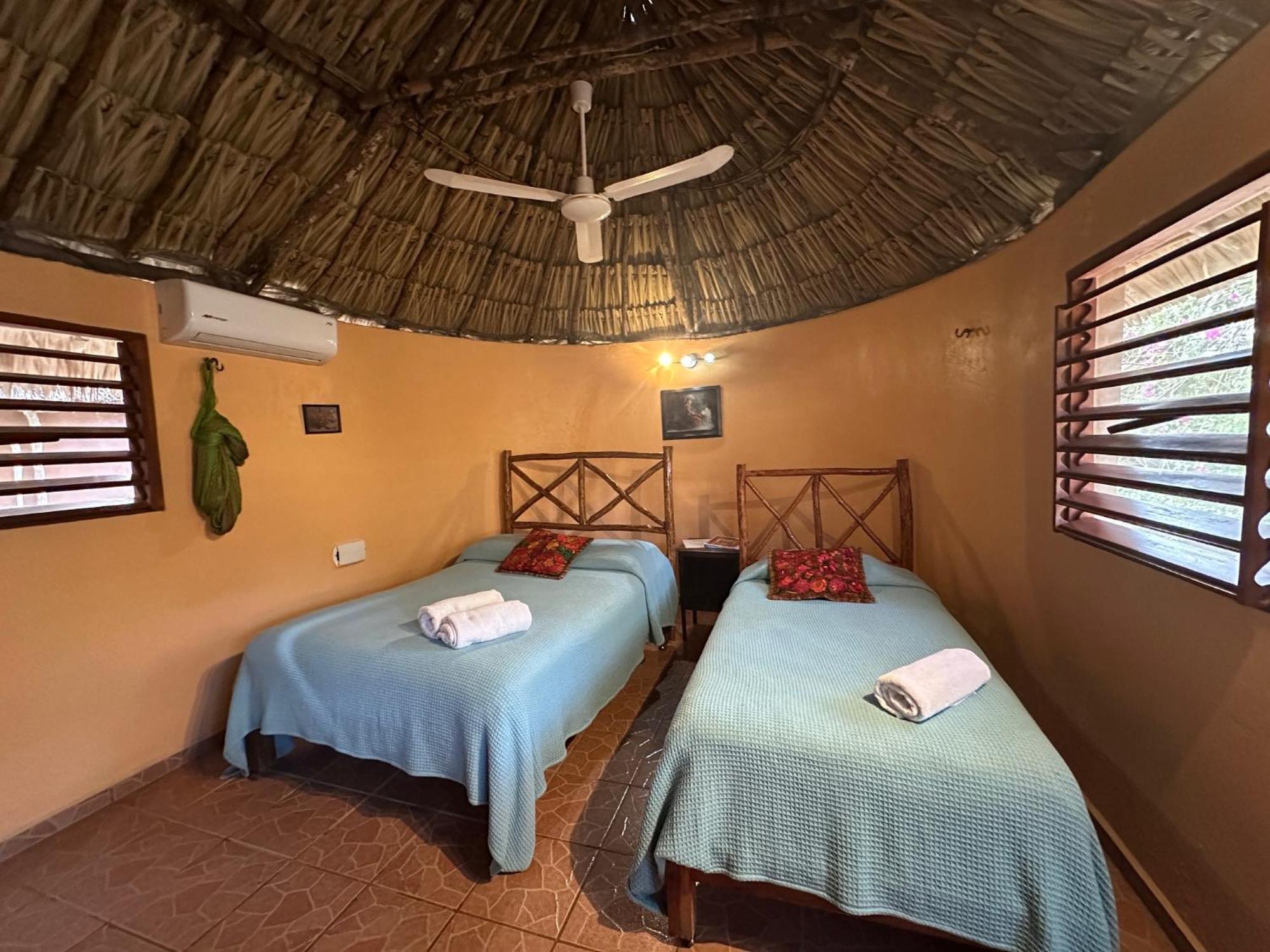 The Pickled Onion B&B And Restaurant Uxmal Santa Elena Exterior photo