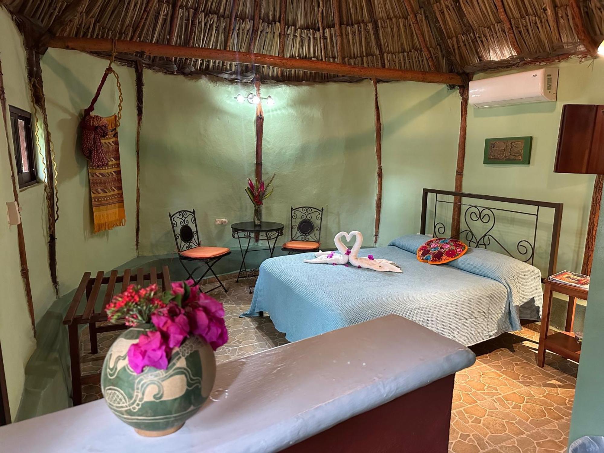 The Pickled Onion B&B And Restaurant Uxmal Santa Elena Exterior photo